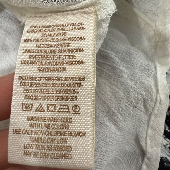 Free People Small Elegant White and Black Floral Women's Top EUC - Picture 8 of 8